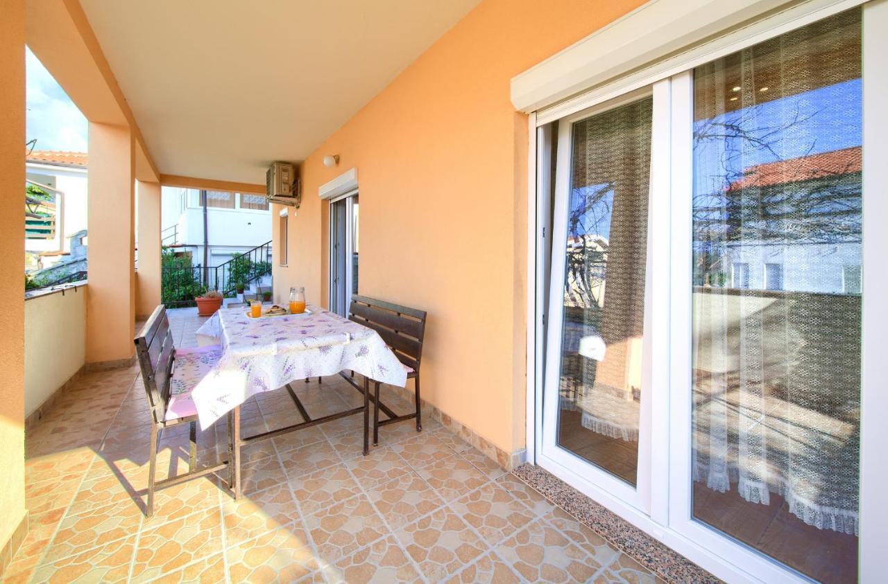 Apartments Petra Veglia Exterior foto
